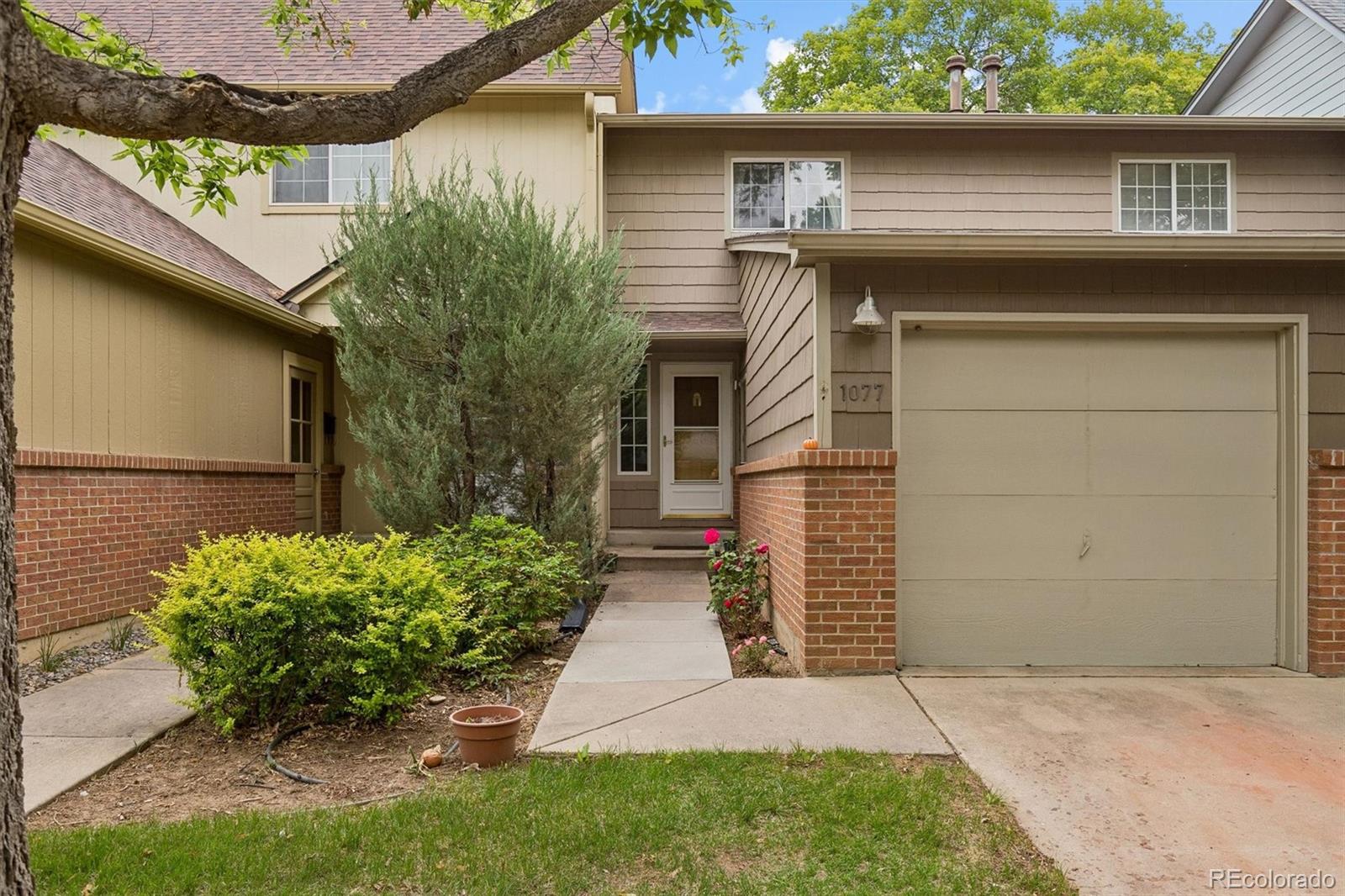 1077 Artemis Cir, Lafayette, CO 80026