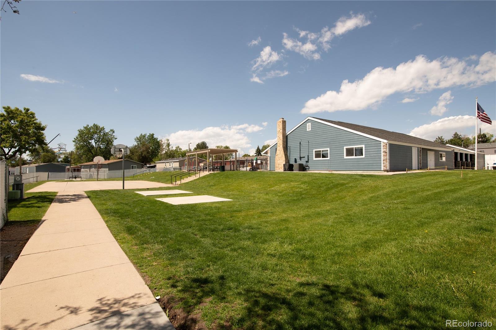 9100 Tejon St Lot 194, Denver, CO 80260