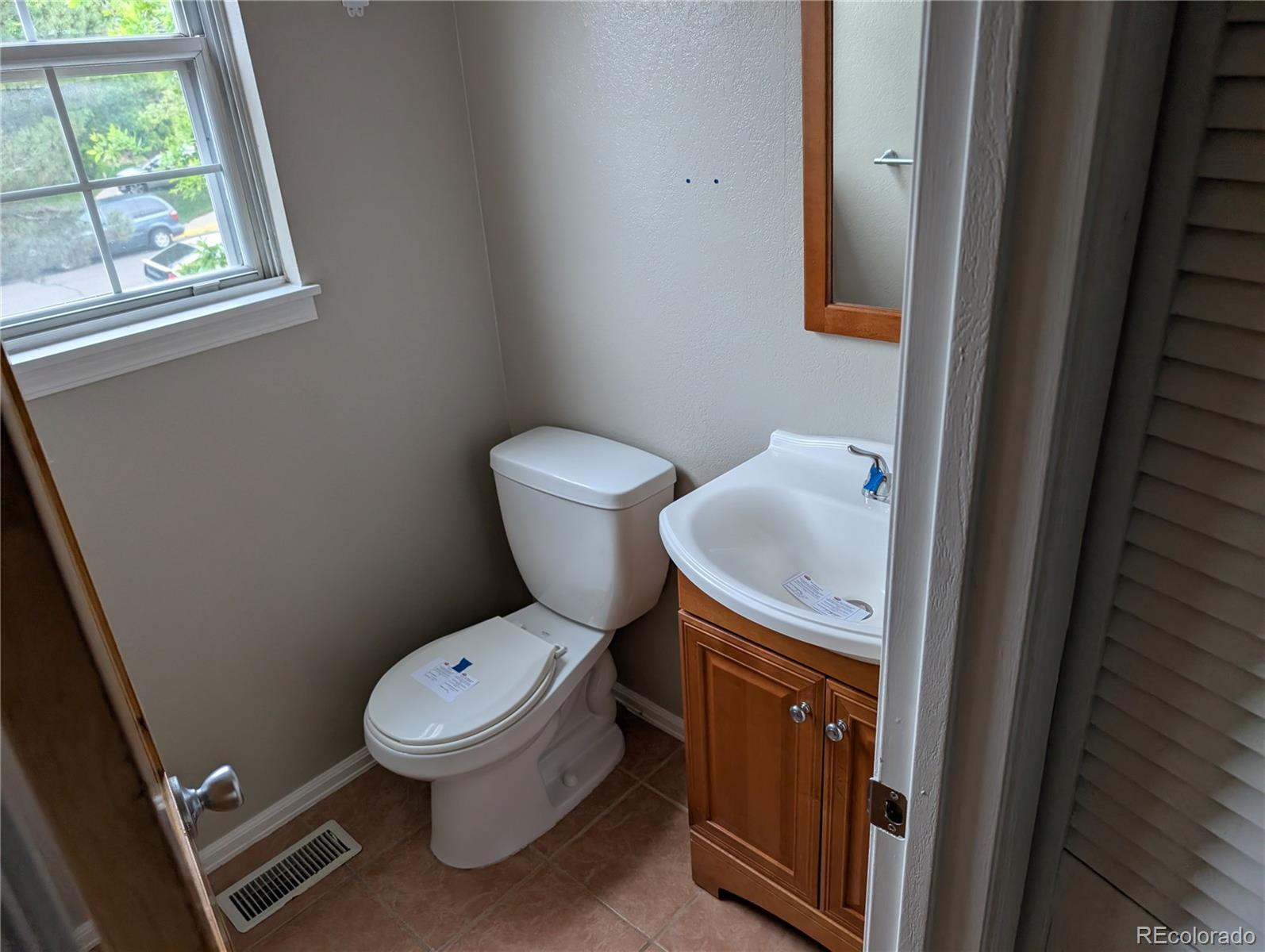 12093 E Hoye Dr, Aurora, CO 80012