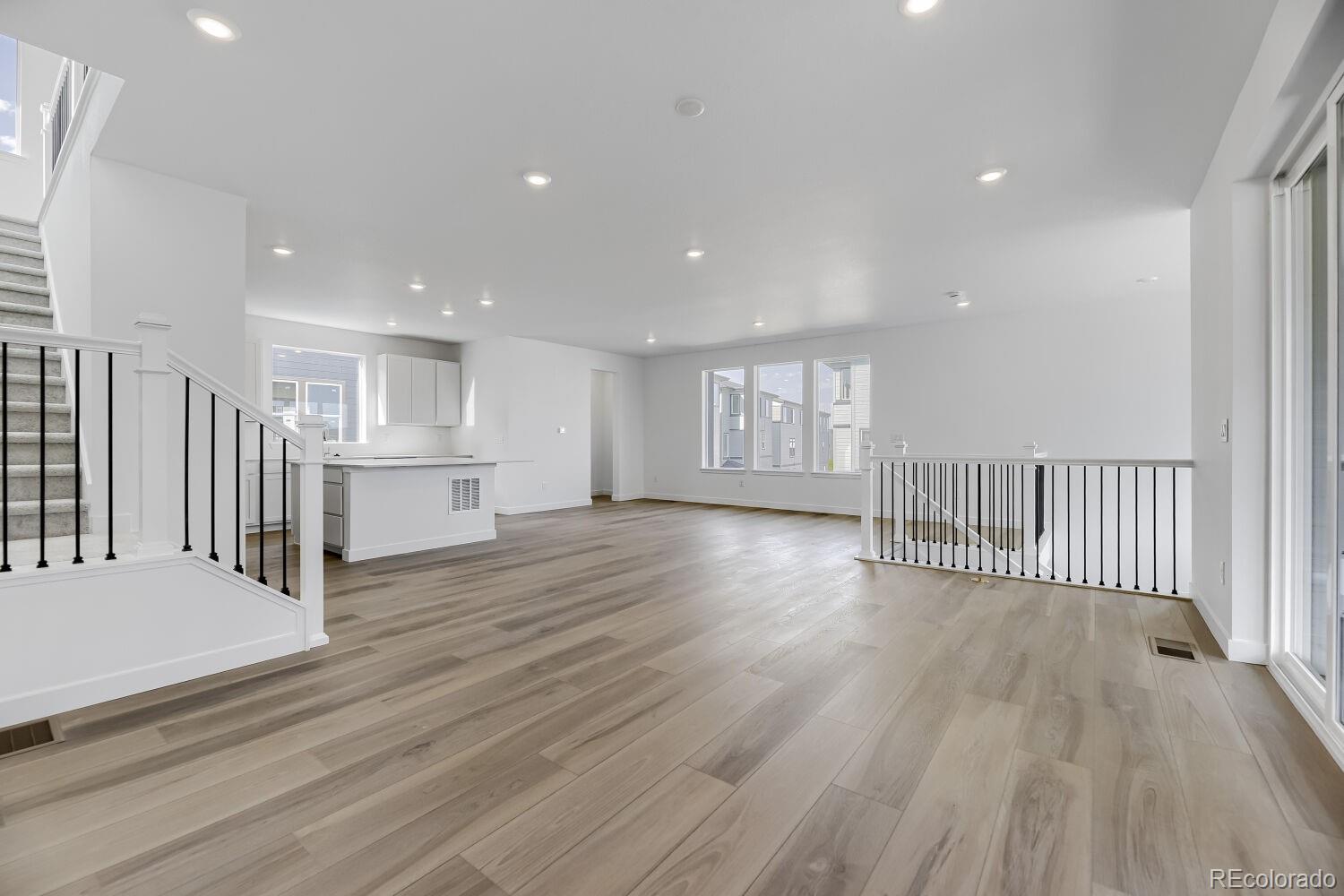 7717 S Mobile Way, Centennial, CO 80016