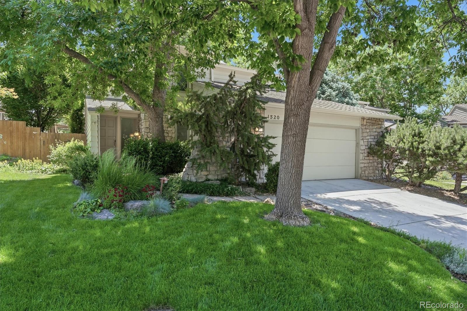1520 W Briarwood Ave, Littleton, CO 80120