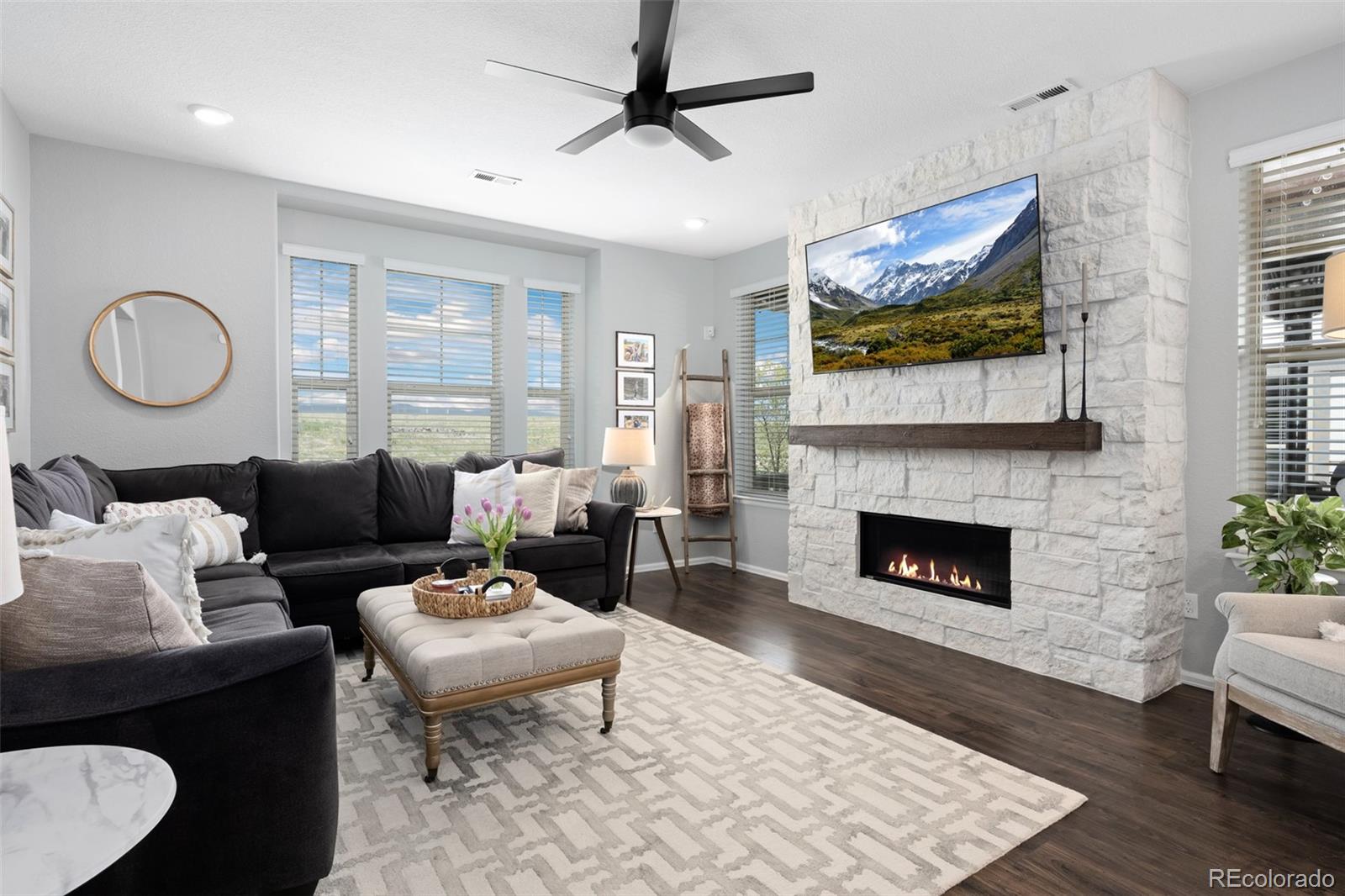 9796 Meeker St, Littleton, CO 80125