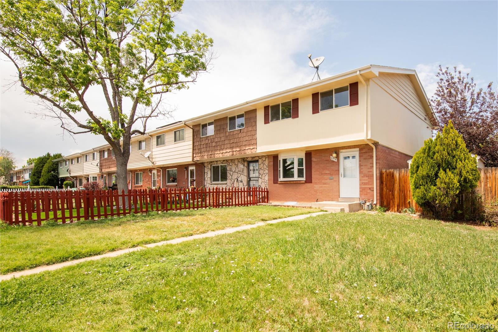 6315 W Mississippi Pl, Lakewood, CO 80232