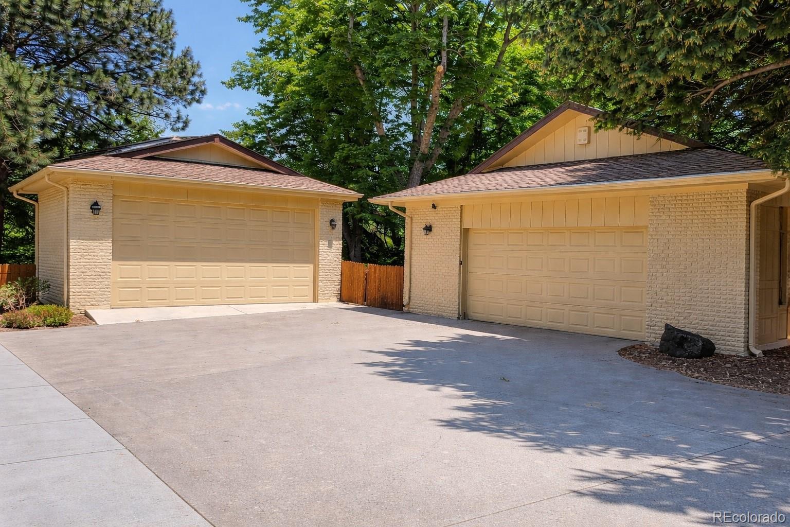 2429 S Chase Ln, Lakewood, CO 80227