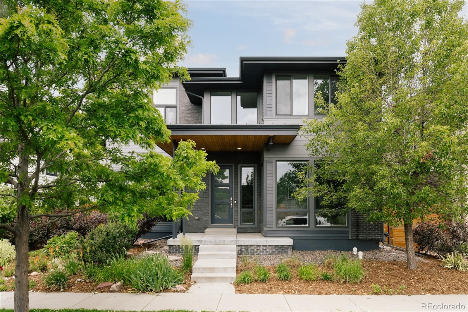 8910 Beekman Pl, Denver, CO 80238