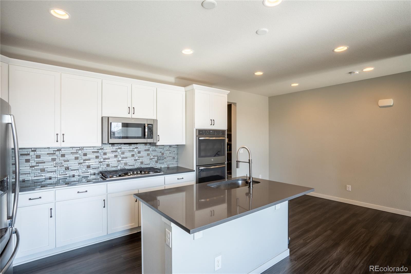 15858 E Broncos Pl, Englewood, CO 80112