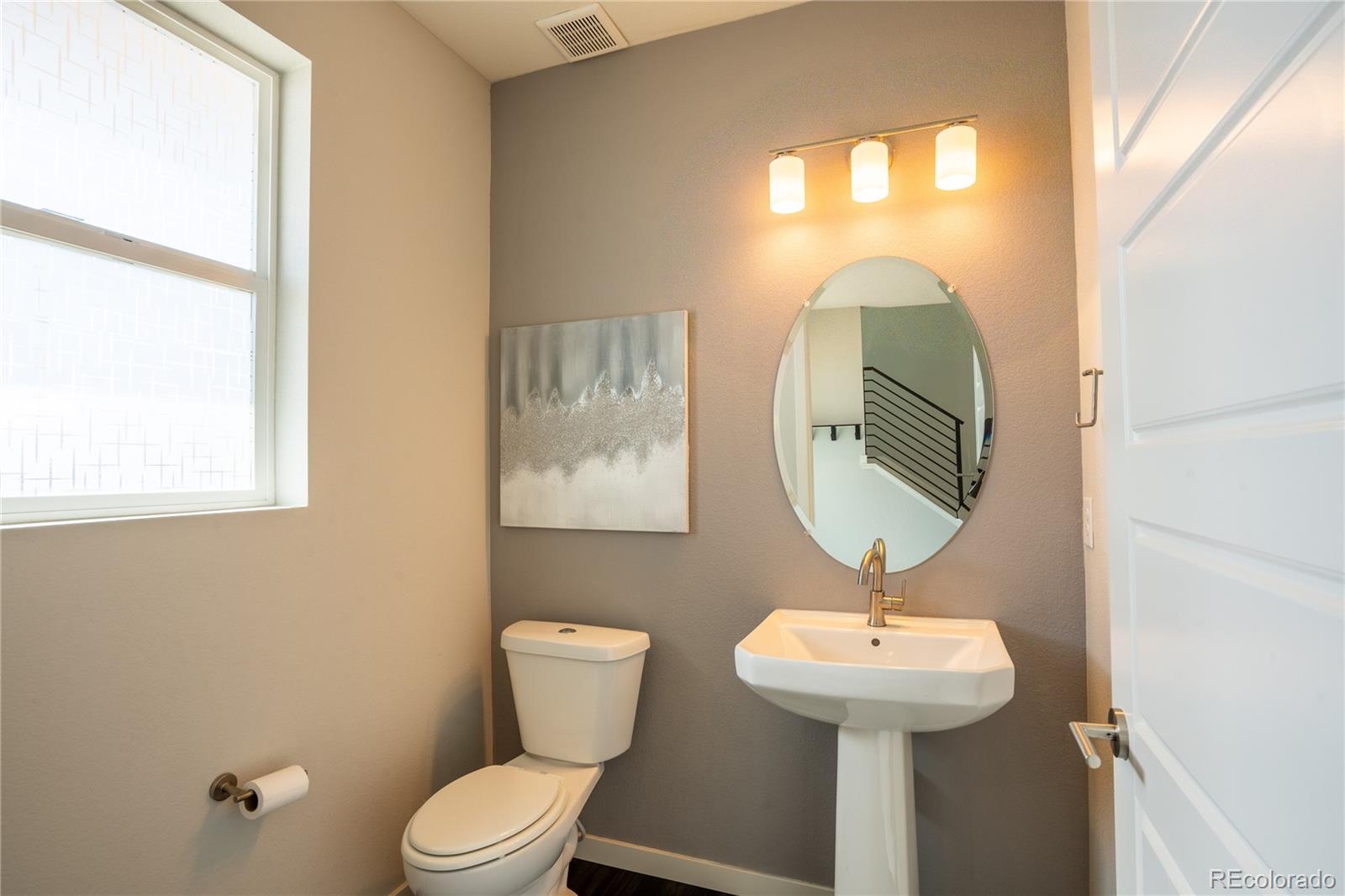 15858 E Broncos Pl, Englewood, CO 80112