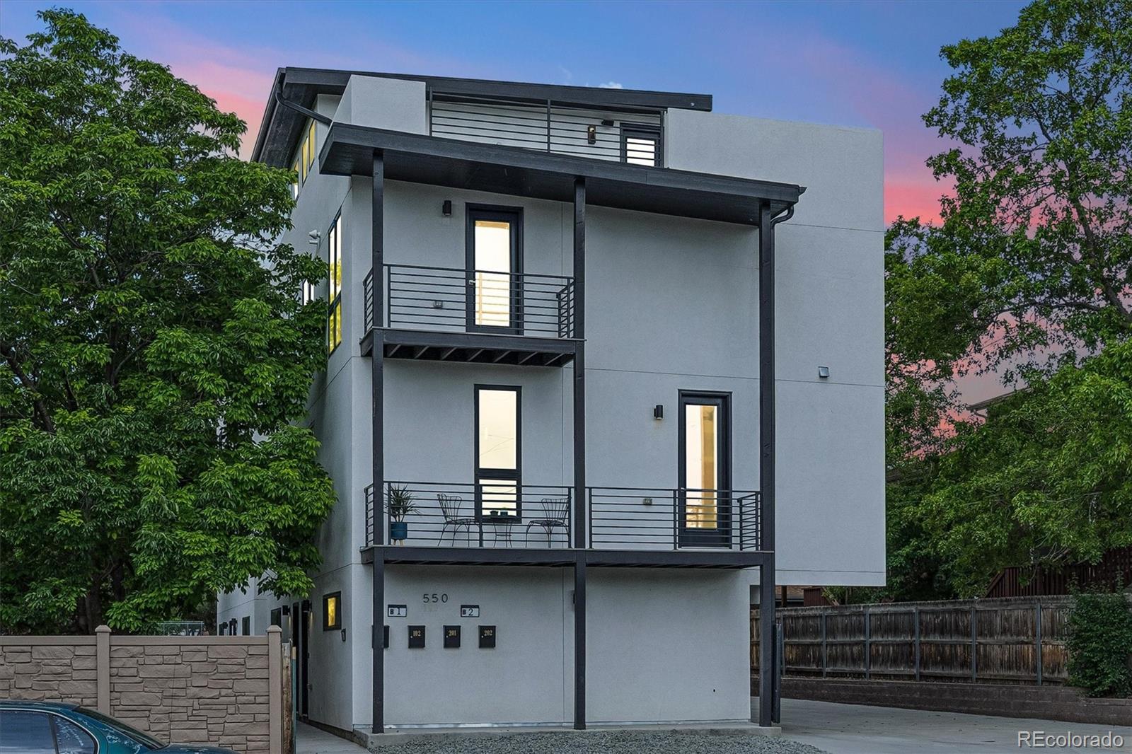 550 S Forest St #102, Denver, CO 80246