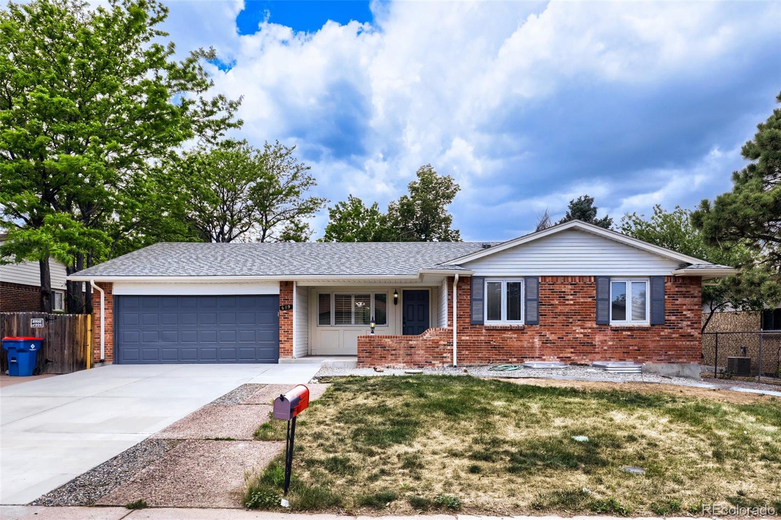 689 Jasper St, Aurora, CO 80011