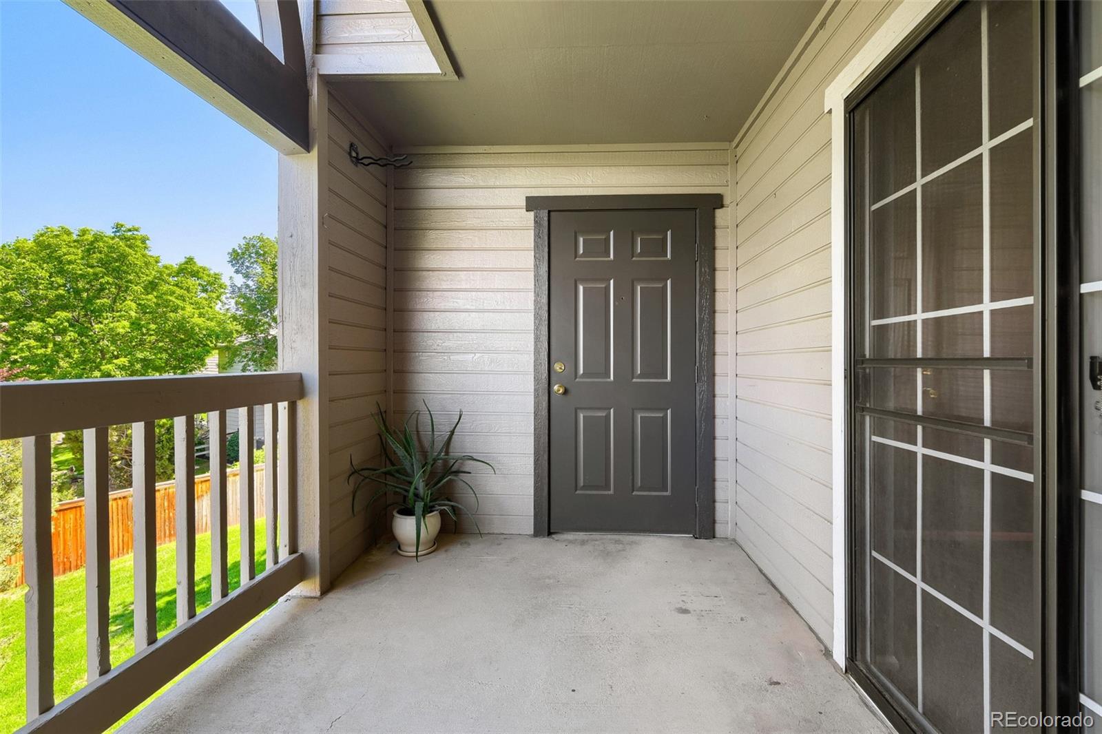 9283 E Arbor Cir #F, Englewood, CO 80111