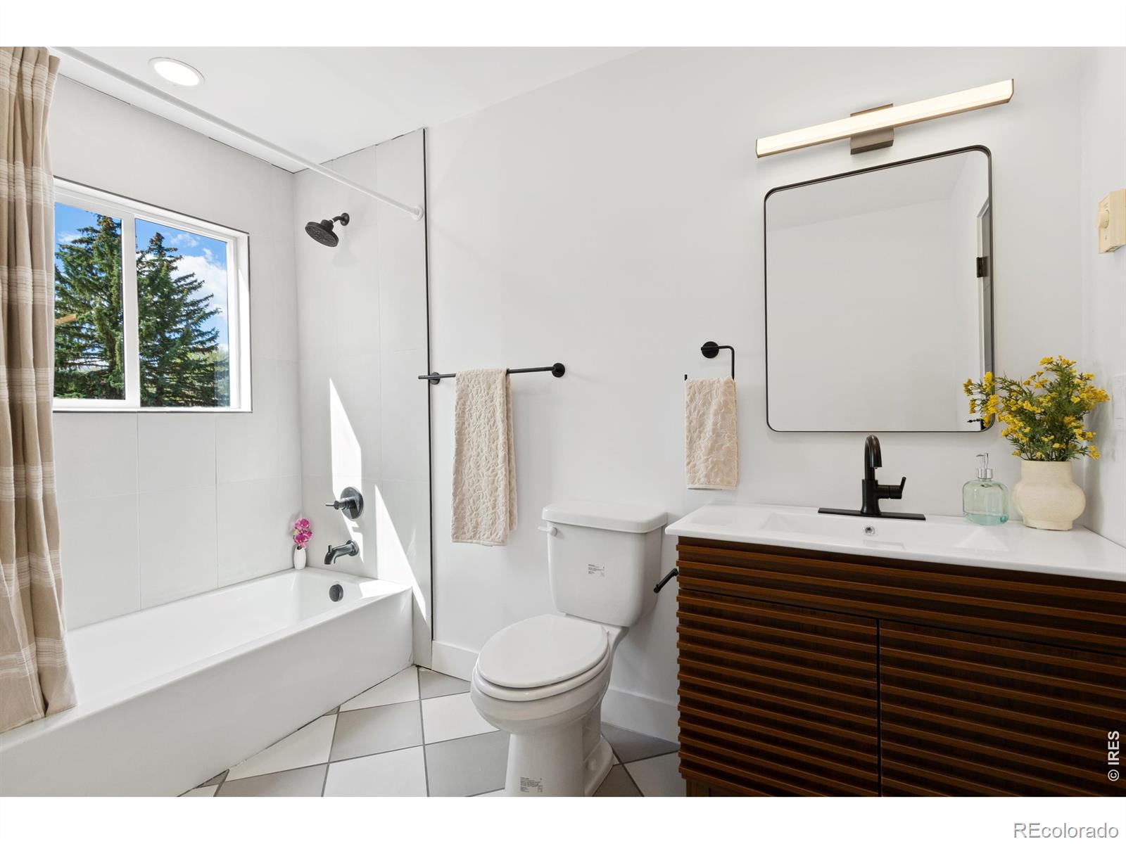 2124 Manchester Dr, Fort Collins, CO 80526