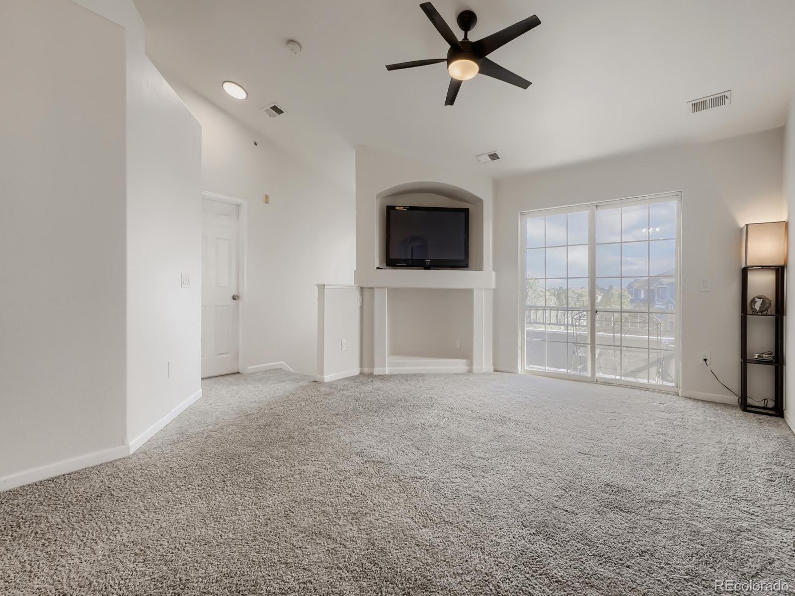 5255 Memphis St #1222, Denver, CO 80239