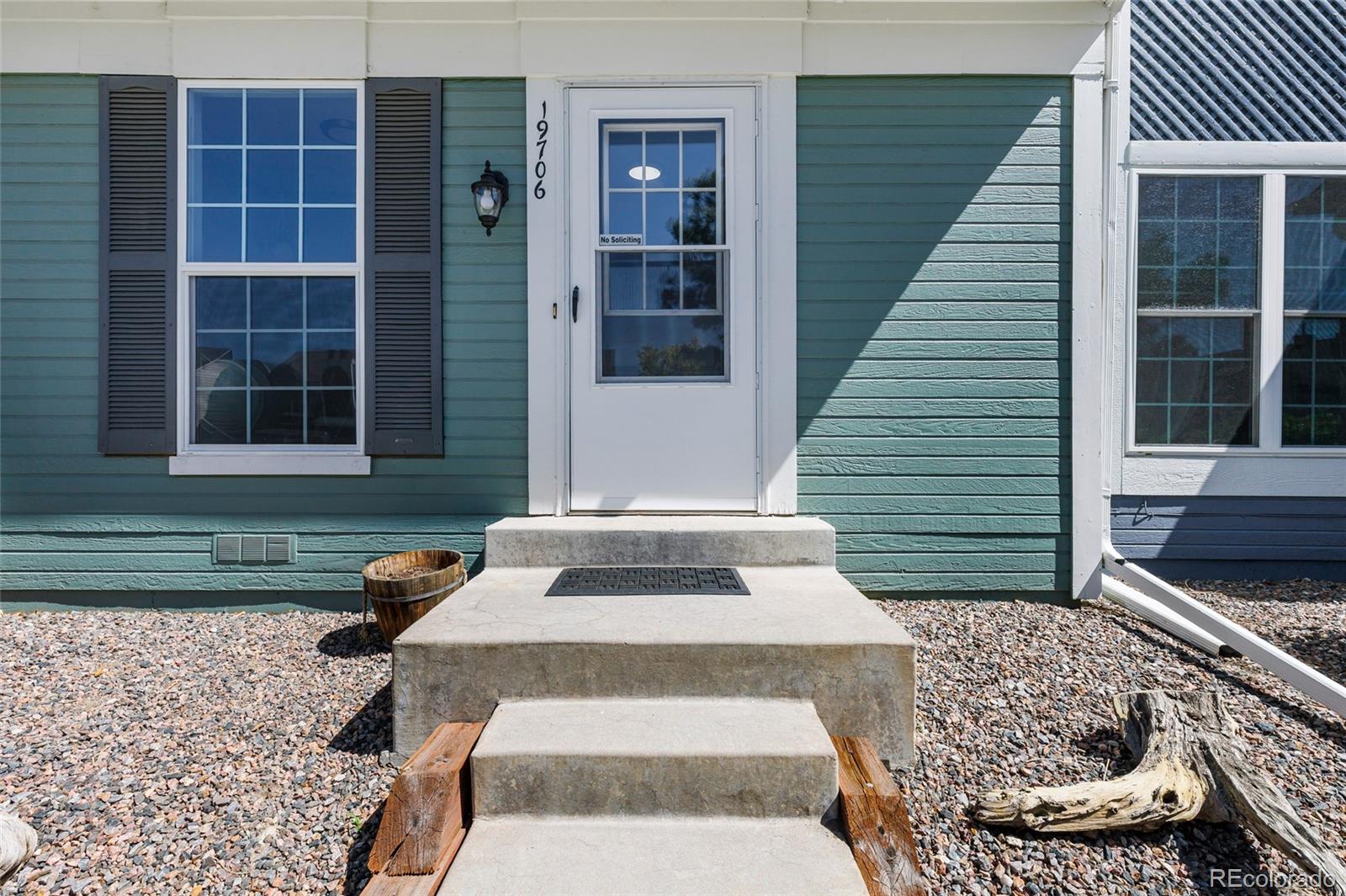 19706 Applewood Ct, Parker, CO 80138