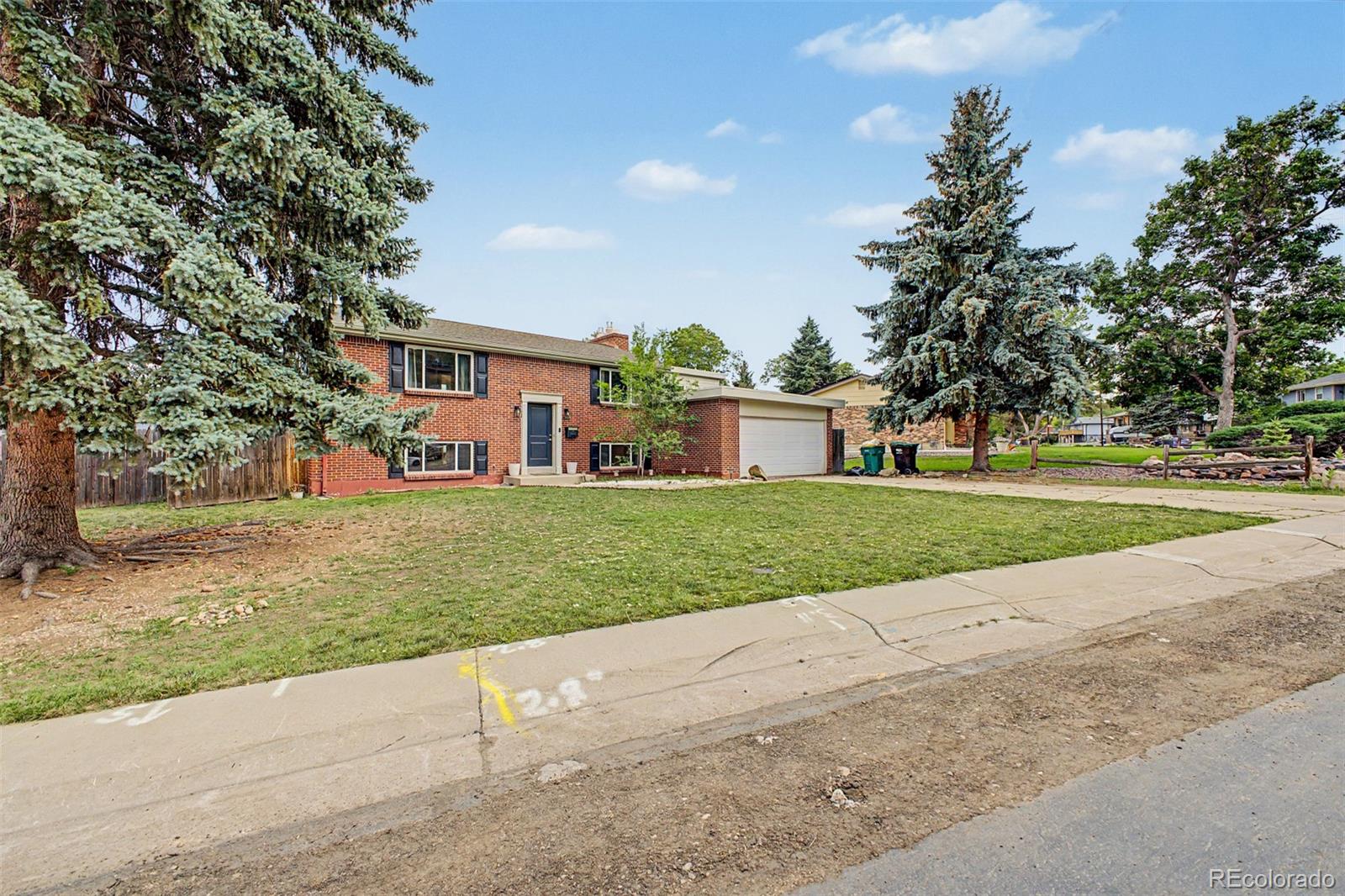 660 S Arbutus St, Lakewood, CO 80228