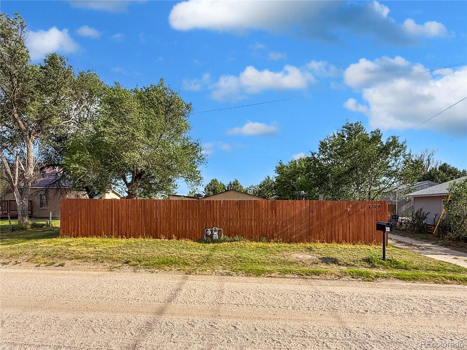 1327 Colorado St, Limon, CO 80828