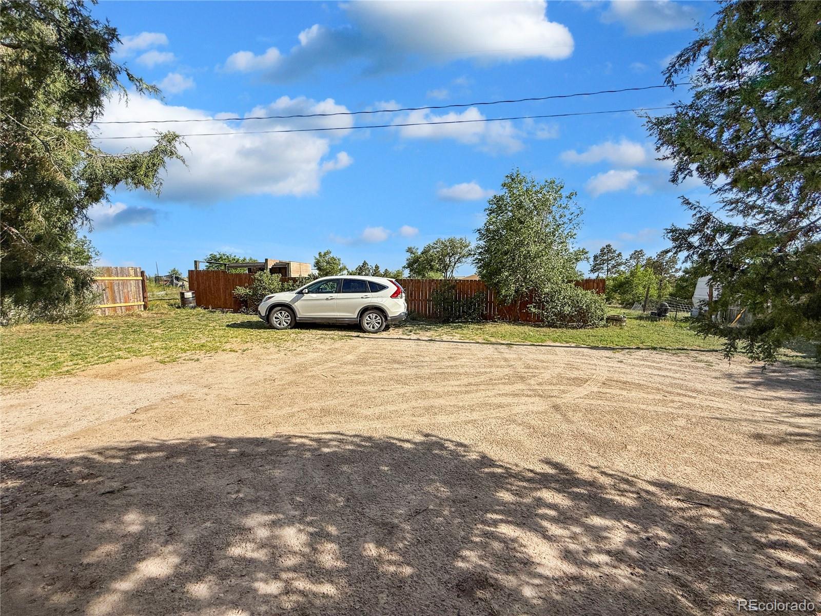 1327 Colorado St, Limon, CO 80828