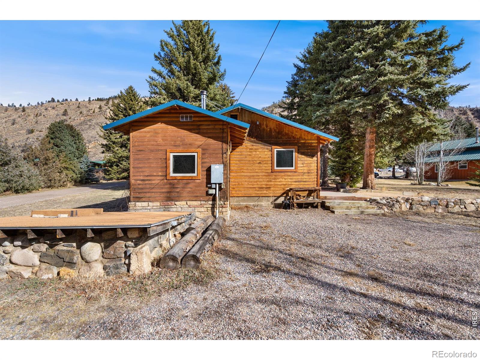 225 Meadow Ln, Bellvue, CO 80512