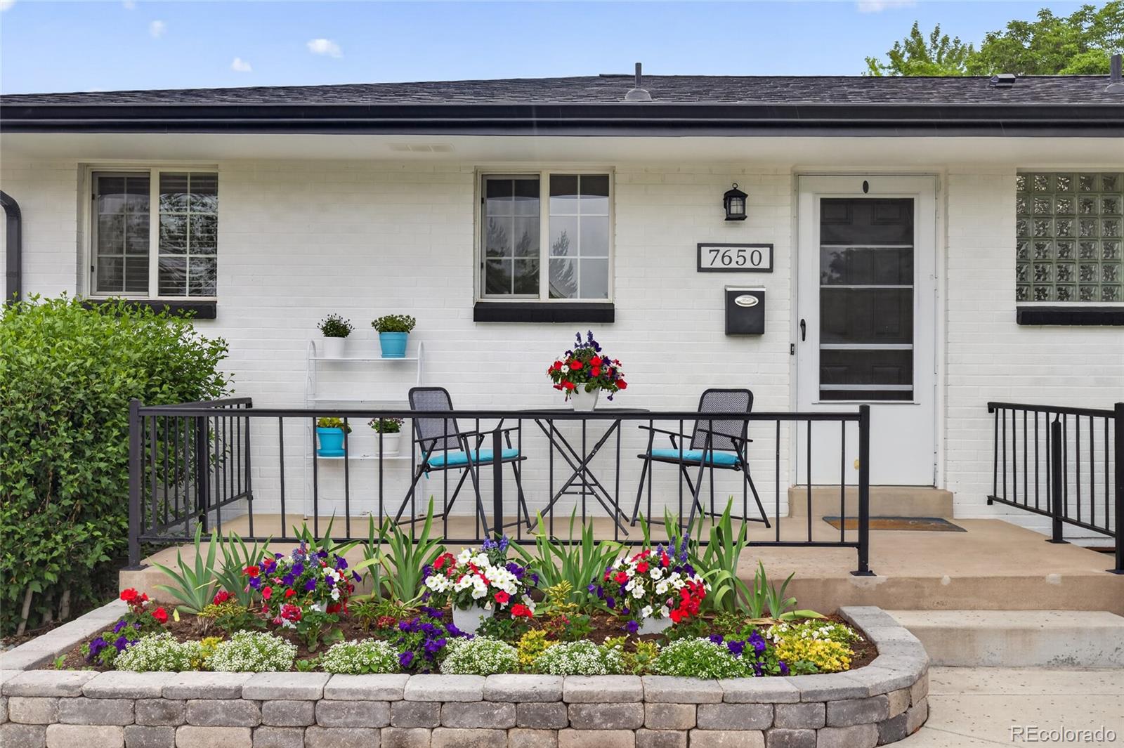 7650 S Kit Carson Dr, Centennial, CO 80122