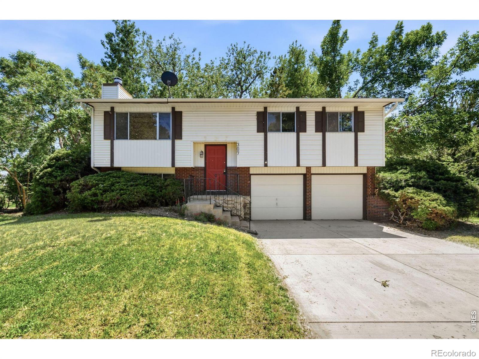 307 Bluebird Ct, Fort Collins, CO 80526
