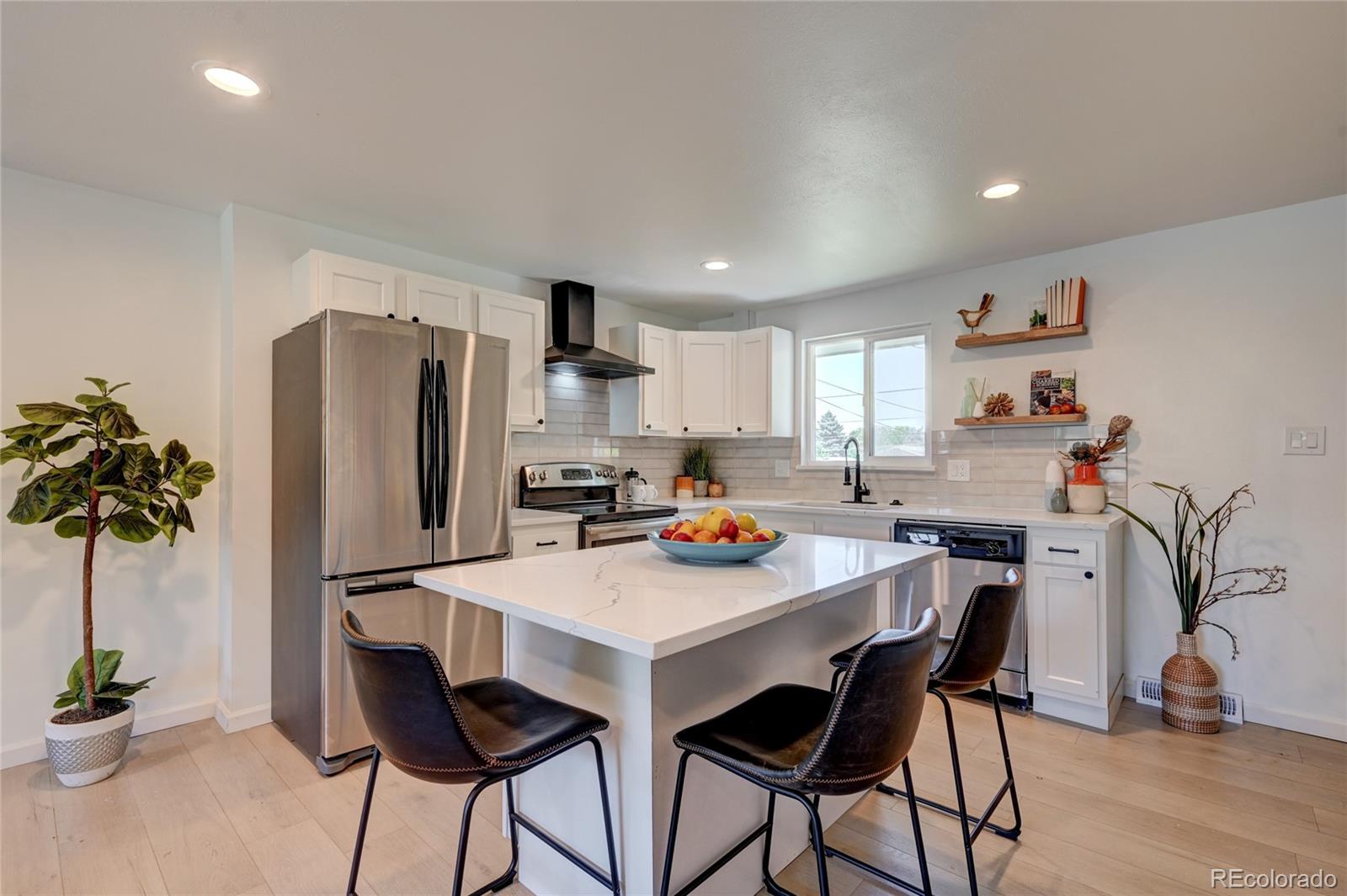 1872 S Quay St, Lakewood, CO 80232
