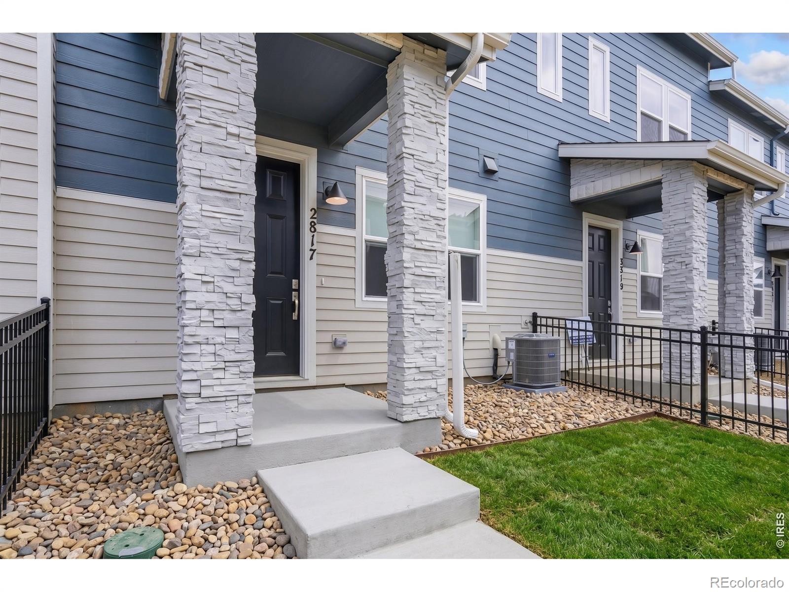 2817 Bear Springs Cir, Longmont, CO 80503
