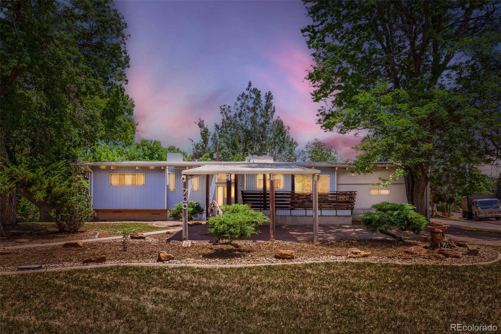 700 Dudley St, Lakewood, CO 80215