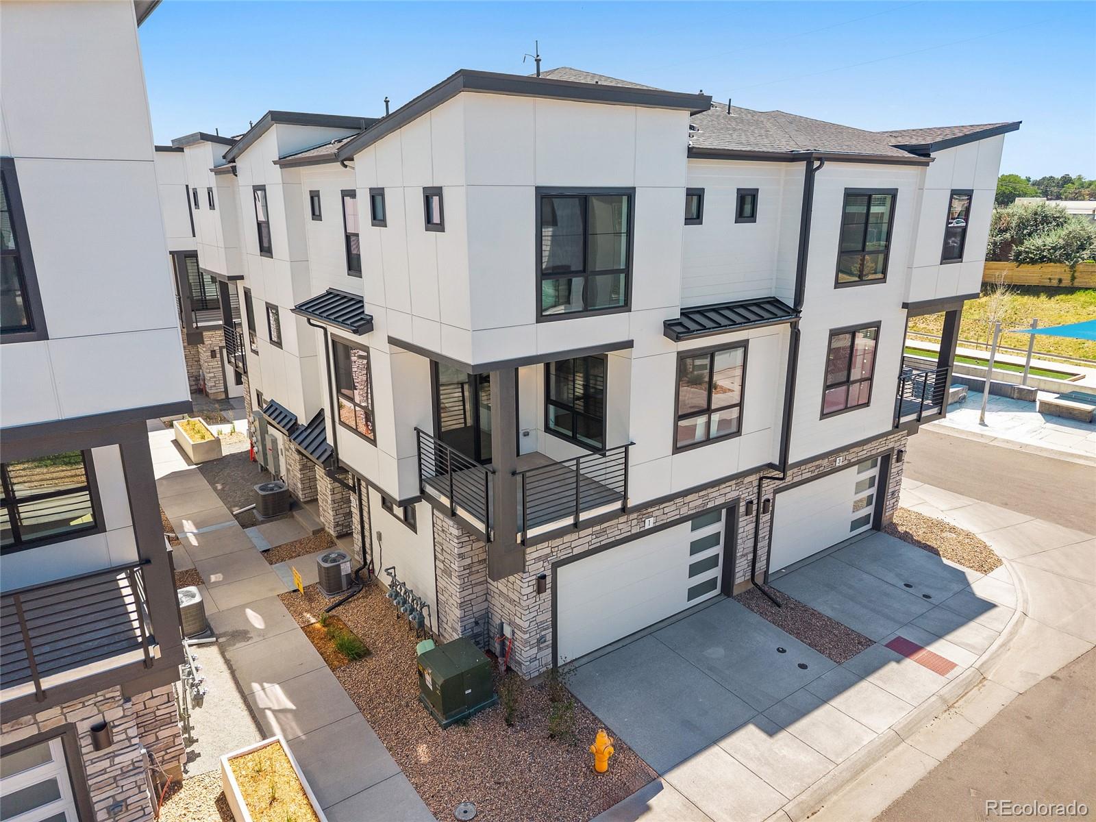 2062 S Holly St #1, Denver, CO 80222