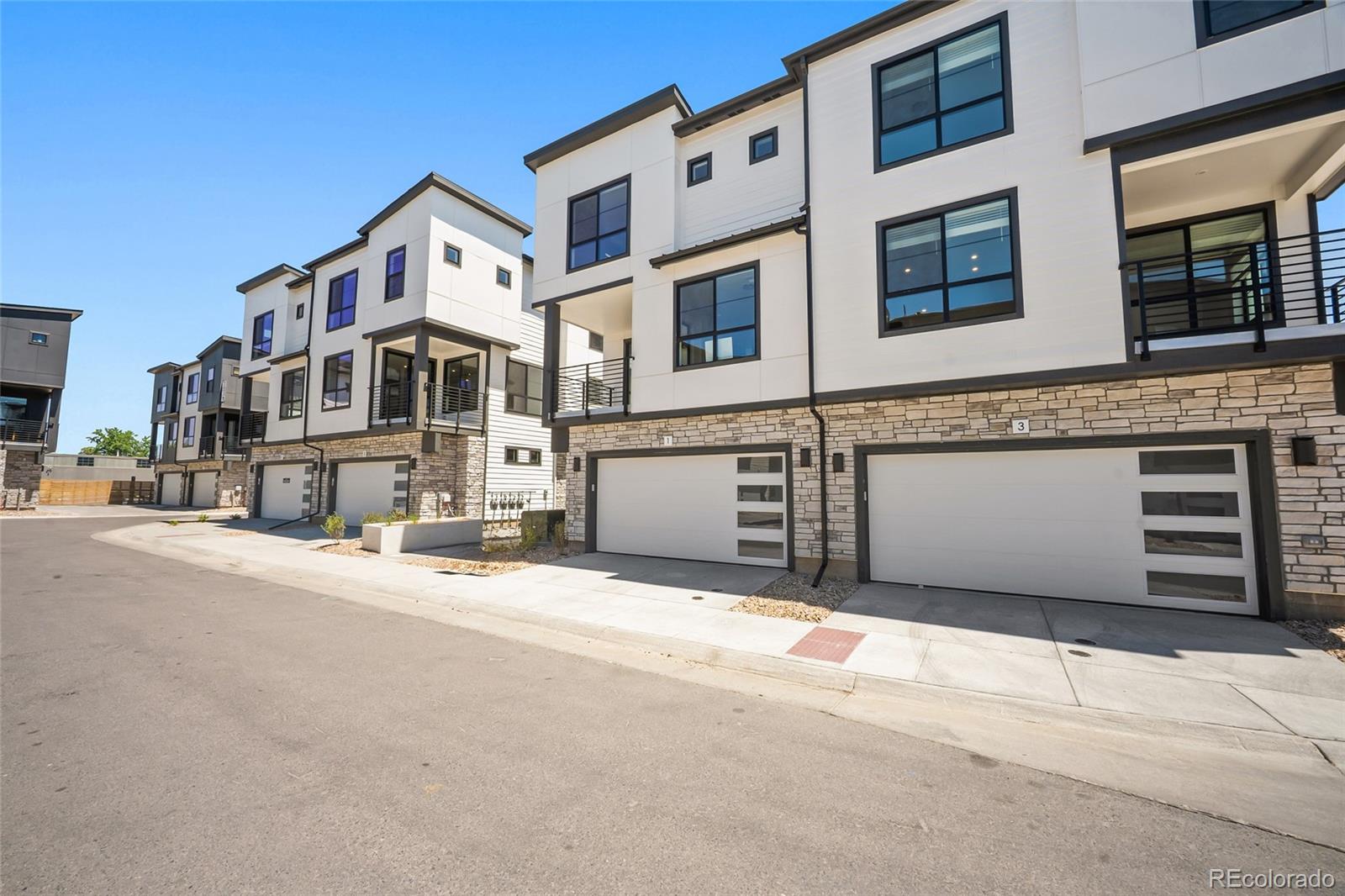 2062 S Holly St #1, Denver, CO 80222
