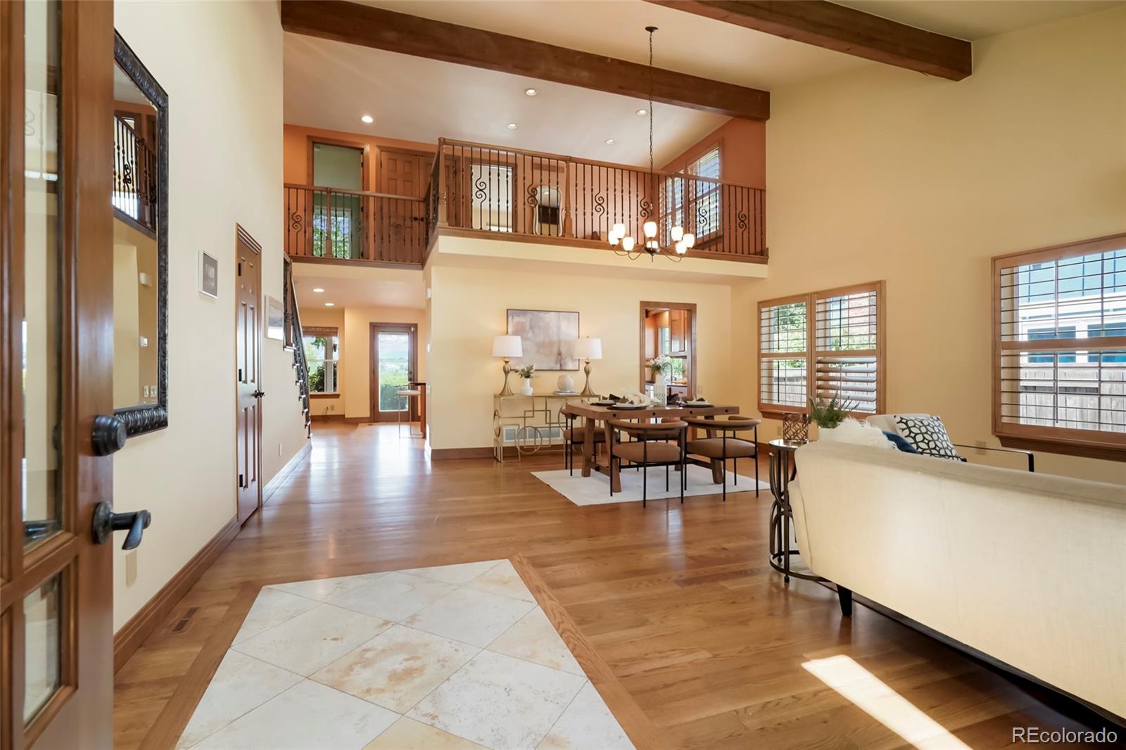 2550 W Long Cir, Littleton, CO 80120