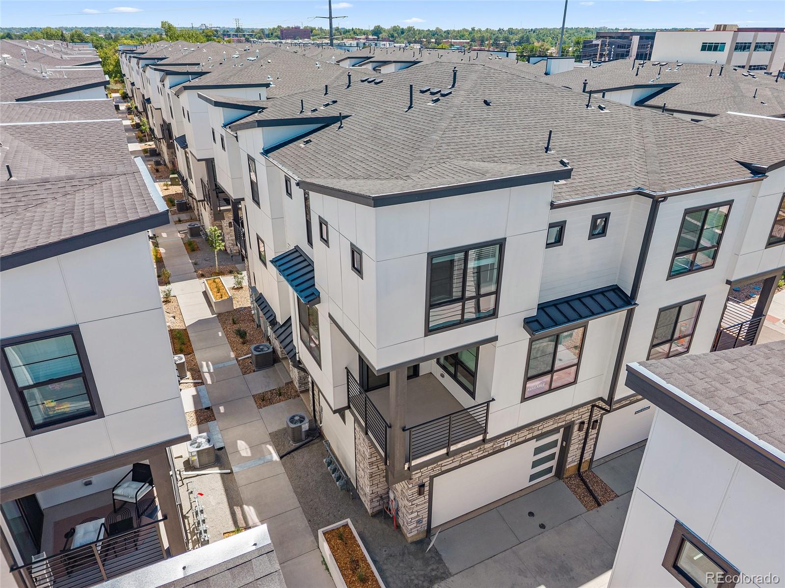 2060 S Holly St #1, Denver, CO 80222