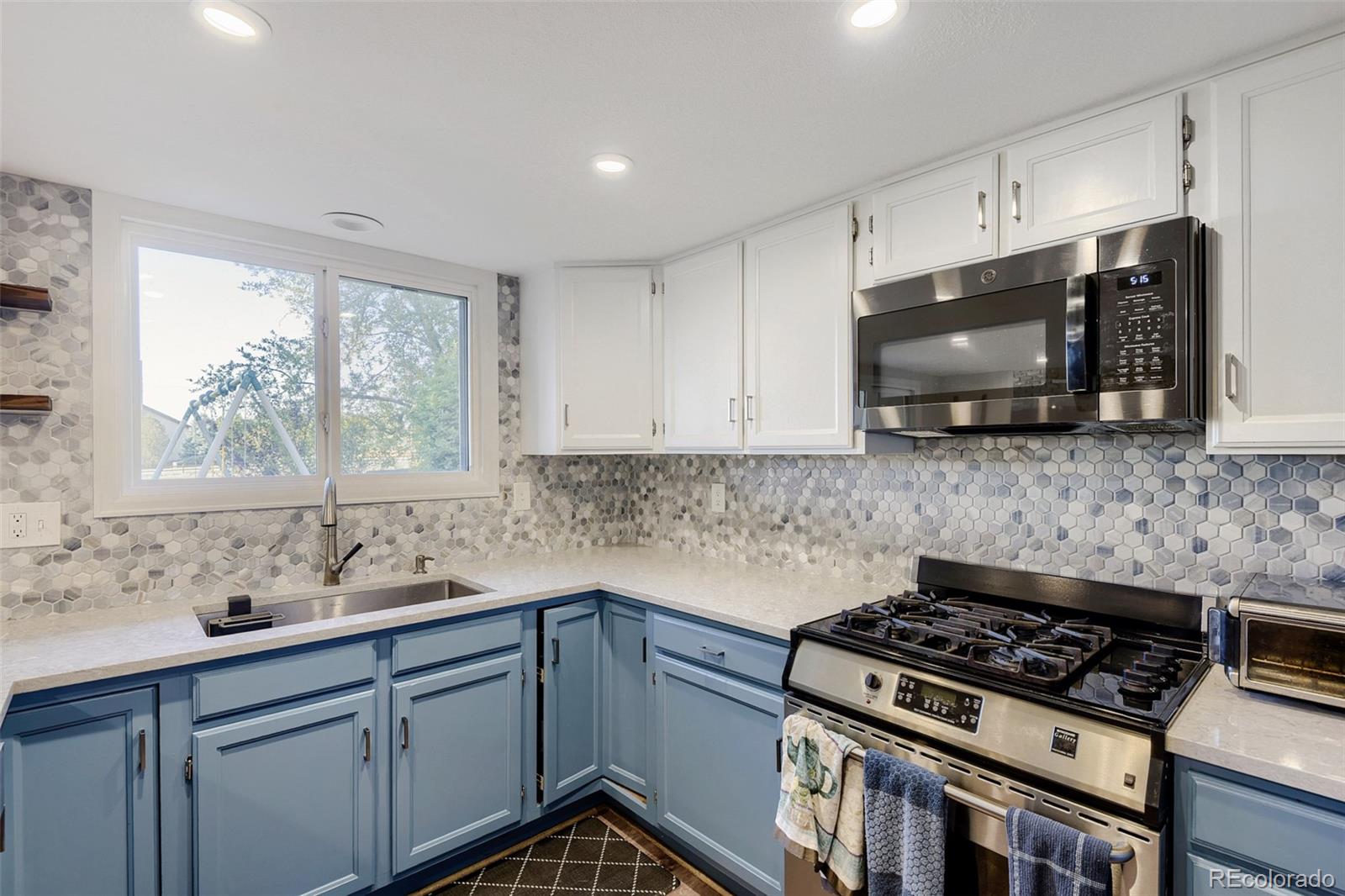 1435 E Irish Ln, Littleton, CO 80122