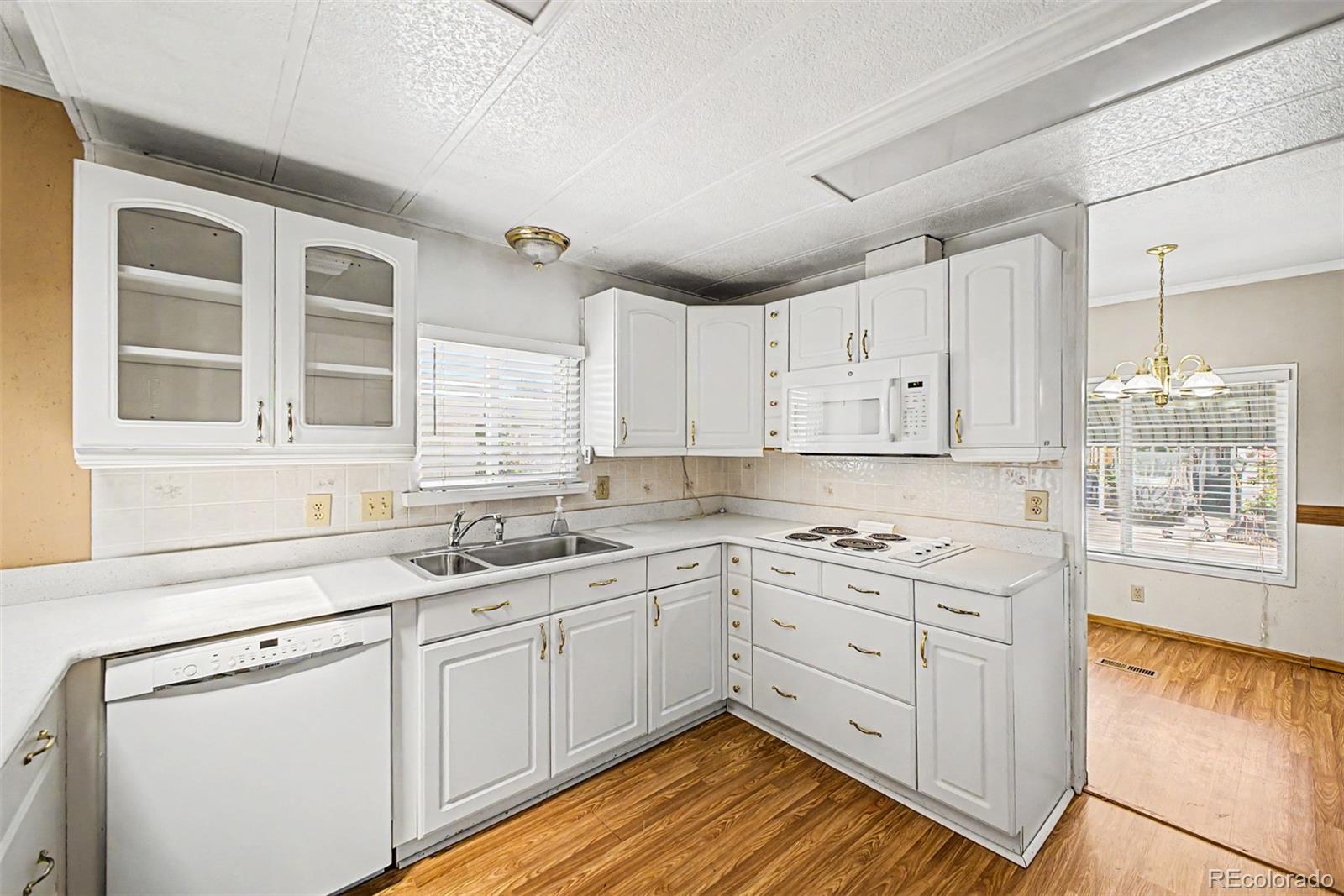 8201 S Santa Fe Dr Lot 198, Littleton, CO 80120
