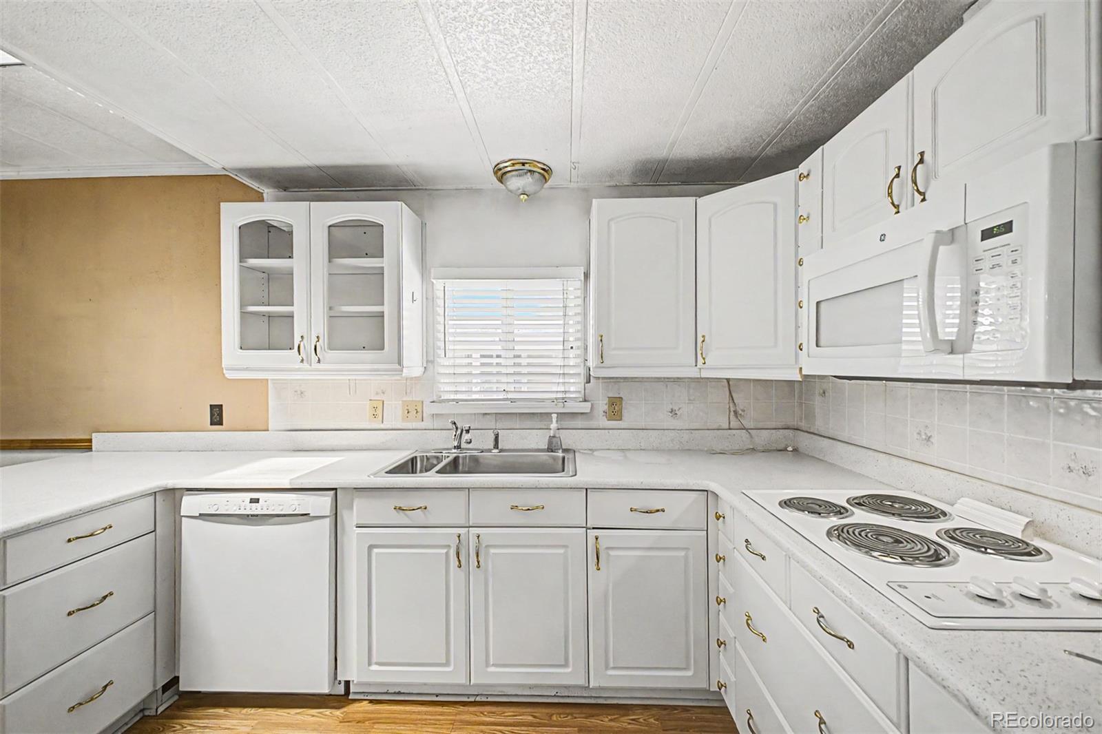 8201 S Santa Fe Dr Lot 198, Littleton, CO 80120
