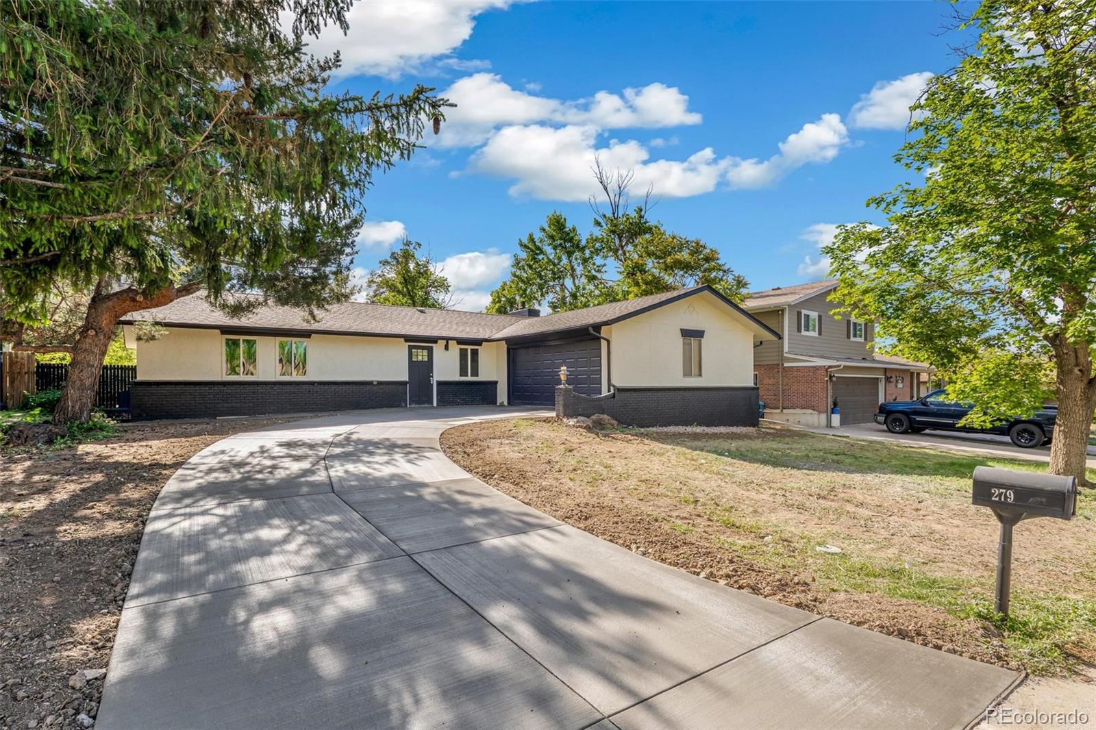 279 S Revere St, Aurora, CO 80012
