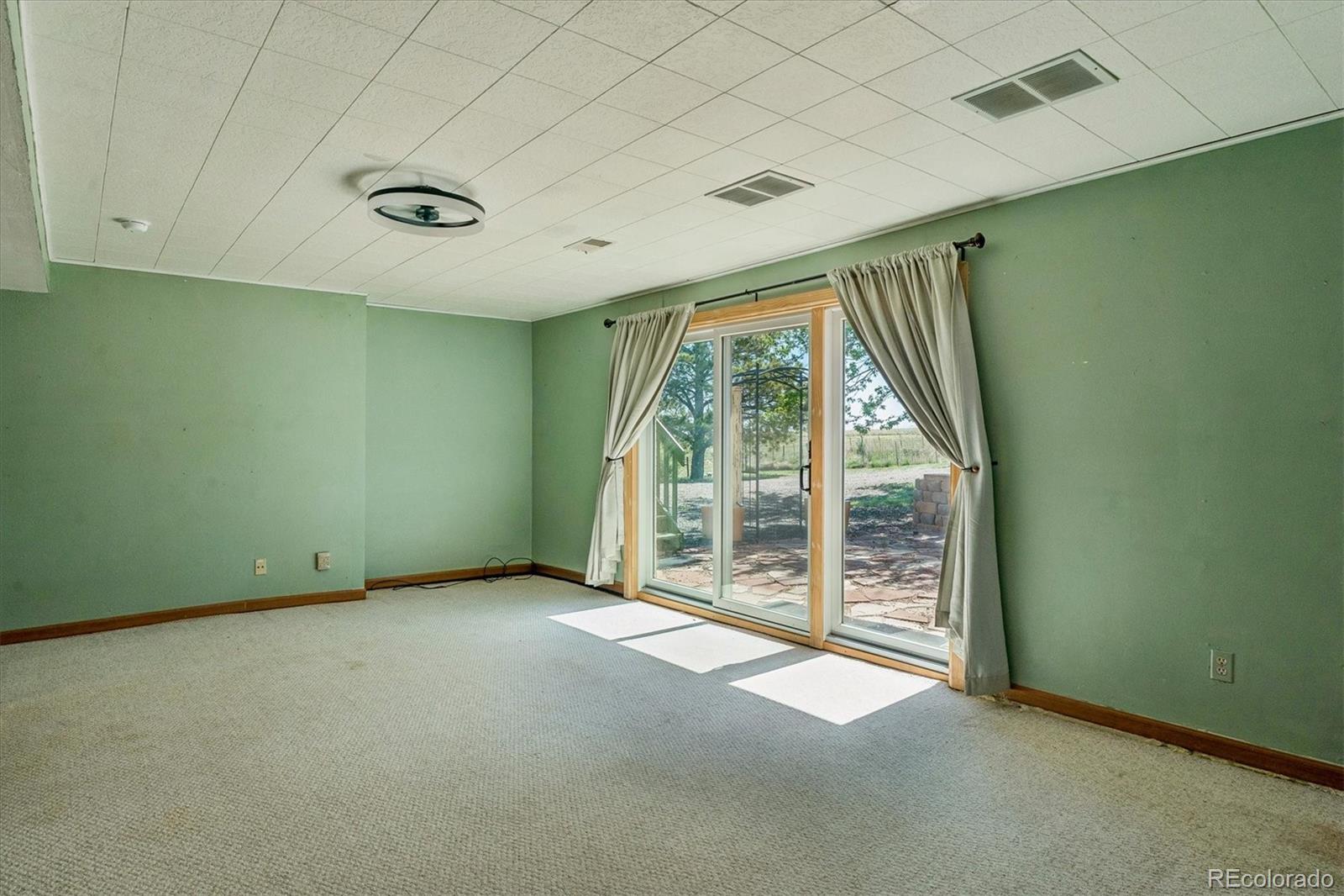 45412 Sun Country Dr, Elizabeth, CO 80107