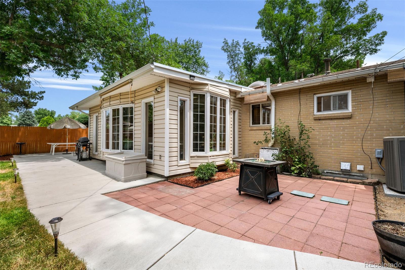 6421 Iris Ct, Arvada, CO 80004