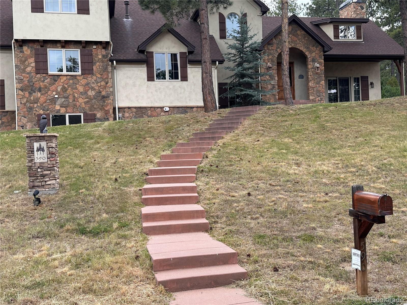 590 Cumberland Rd, Larkspur, CO 80118