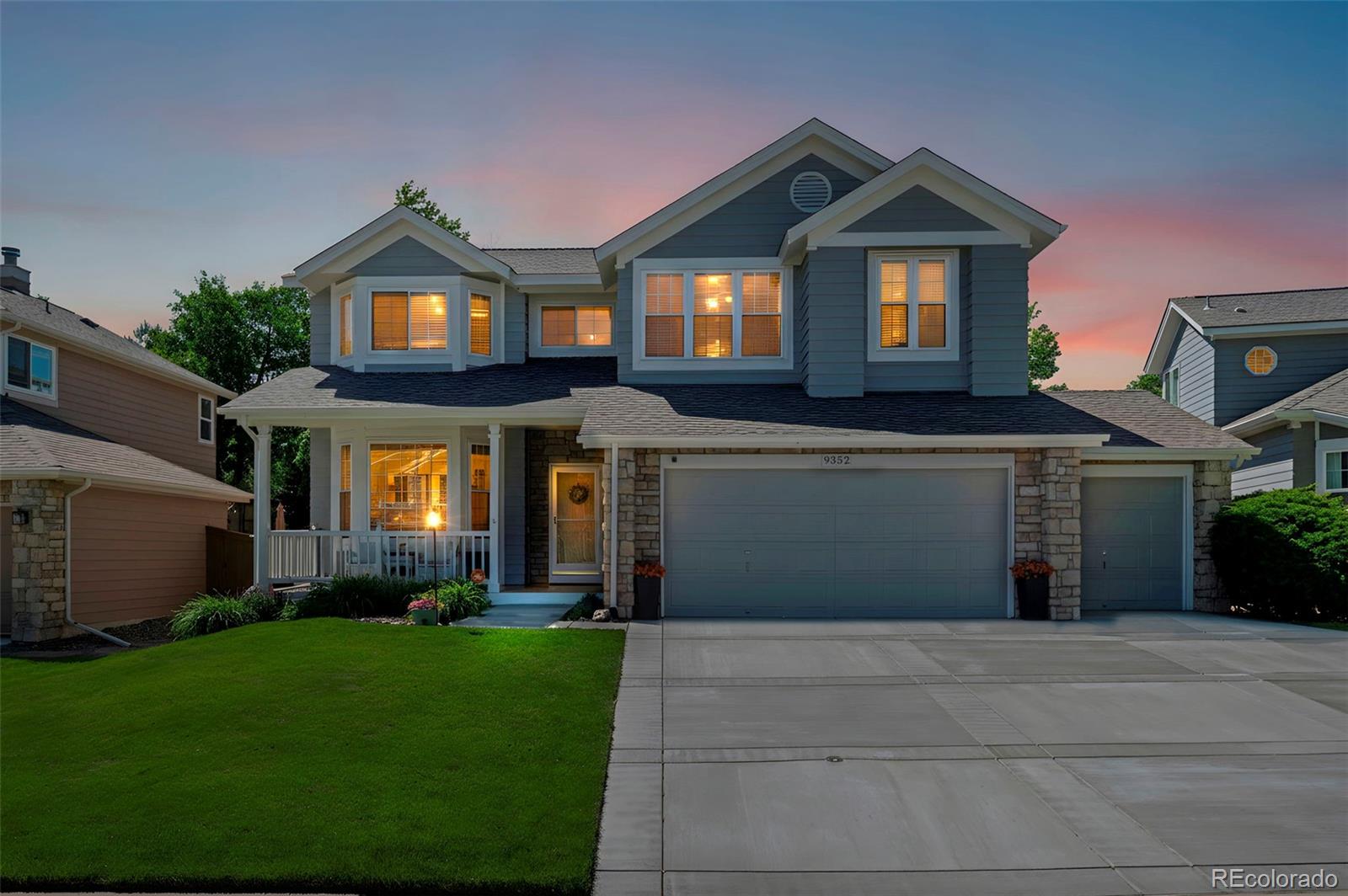 9352 Chambray Ln, Littleton, CO 80130