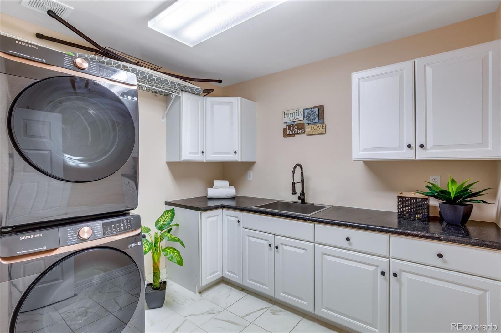 5888 Highland Hills Cir, Fort Collins, CO 80528