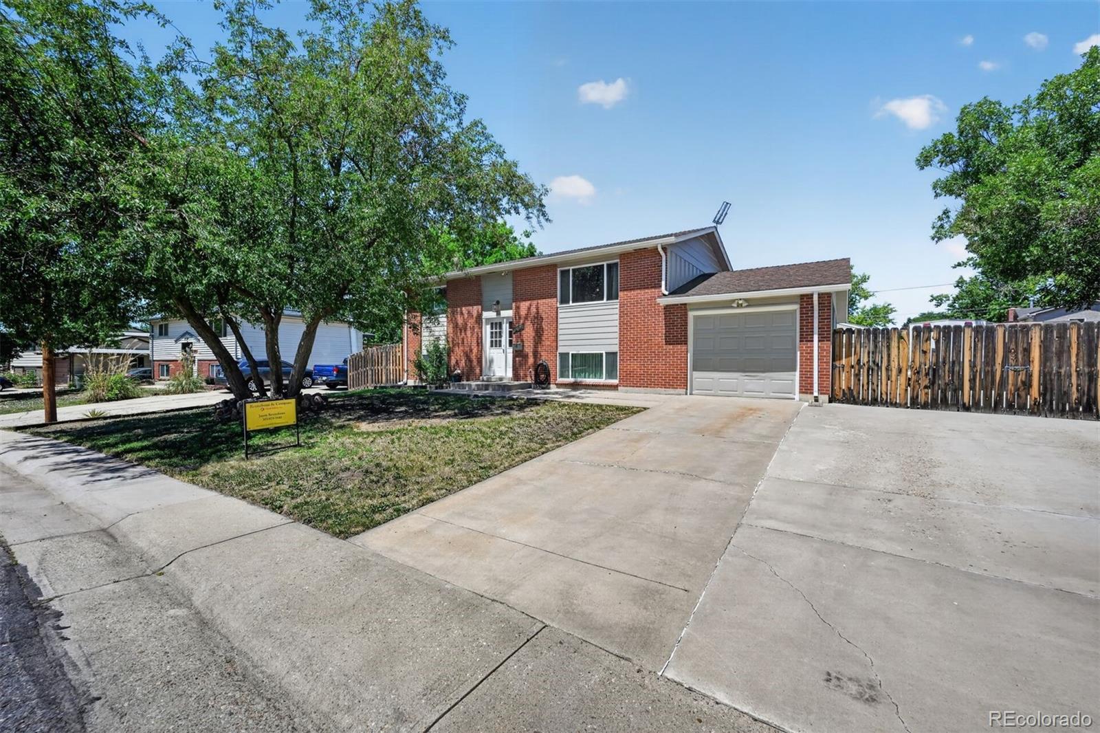 9605 Damon Dr, Denver, CO 80260