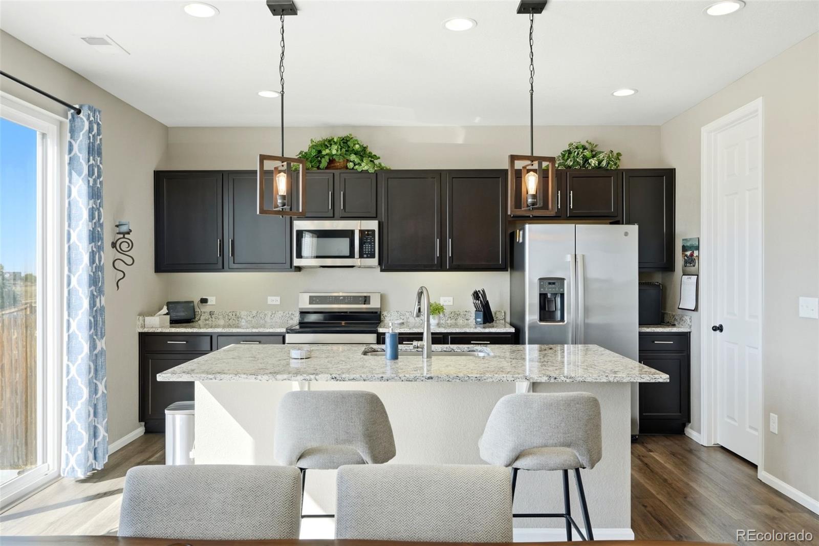 359 Vista Cliff Cir, Castle Rock, CO 80104