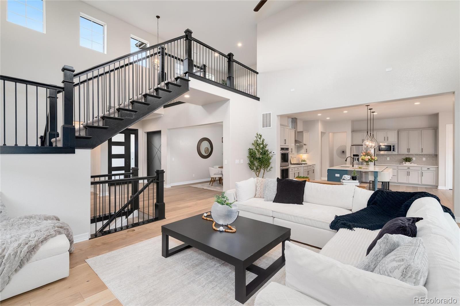 27500 E Lakeview Dr, Aurora, CO 80016