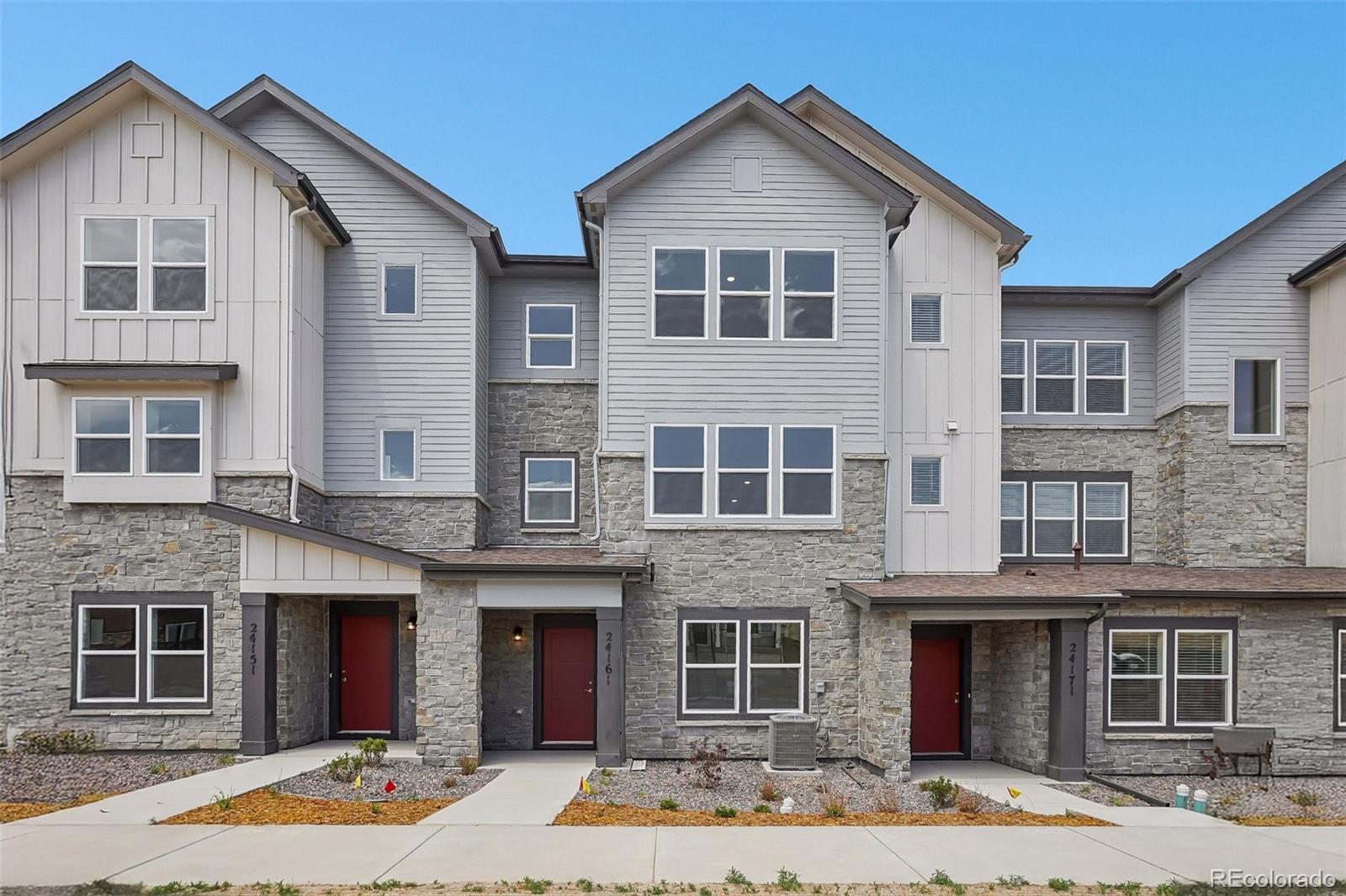 24161 E 54th Pl, Aurora, CO 80019