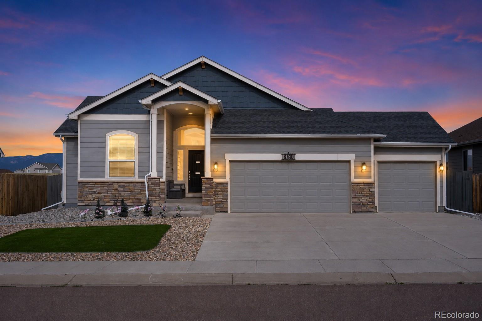 6790 Phantom Way, Colorado Springs, CO 80925