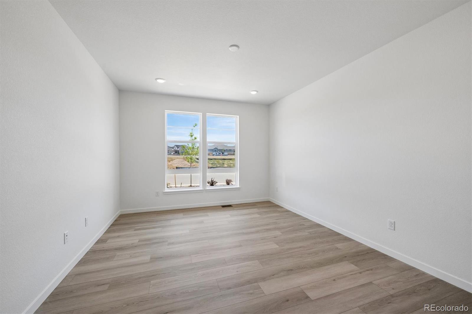 25131 E Evans Dr, Aurora, CO 80018