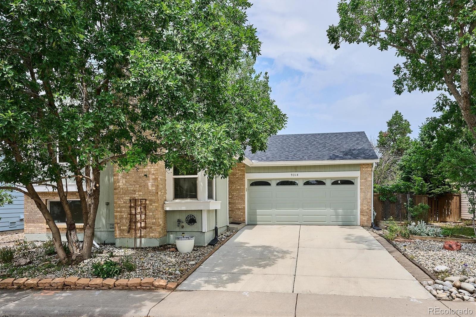 9314 Hickory Cir, Littleton, CO 80126