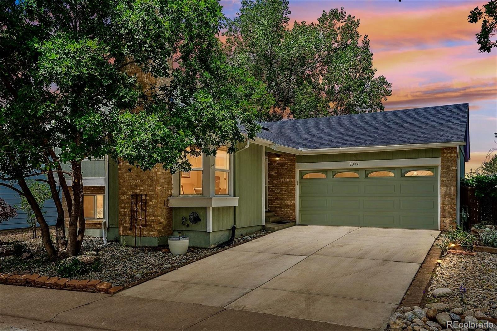 9314 Hickory Cir, Littleton, CO 80126