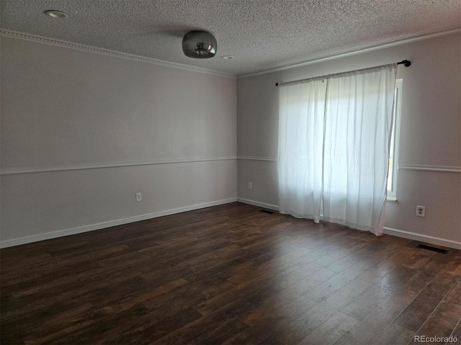 9022 W Stanford Ave, Littleton, CO 80123
