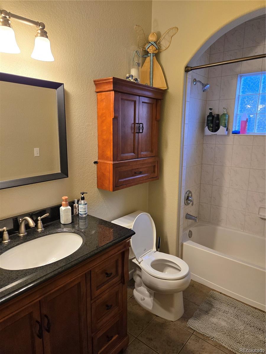 11820 E 118th Ave, Henderson, CO 80640
