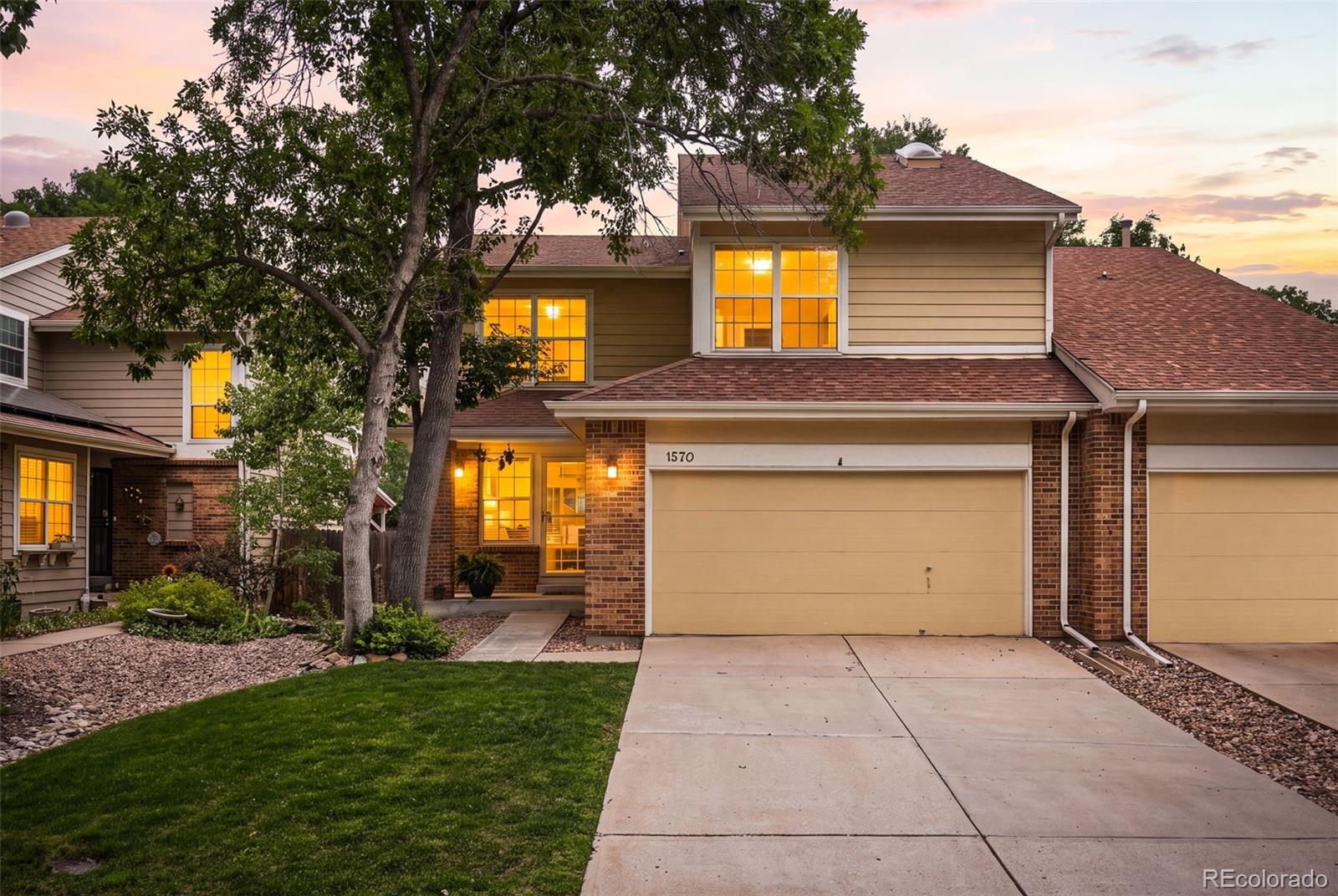 1570 S Roslyn St, Denver, CO 80231
